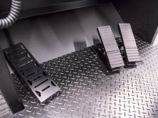 Terex TR100 - Accelerator and brake pedals