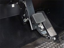 Komatsu 980E-5, 930E-5, 830E-5 - Throttle and blended retarder/hydraulic brake pedal